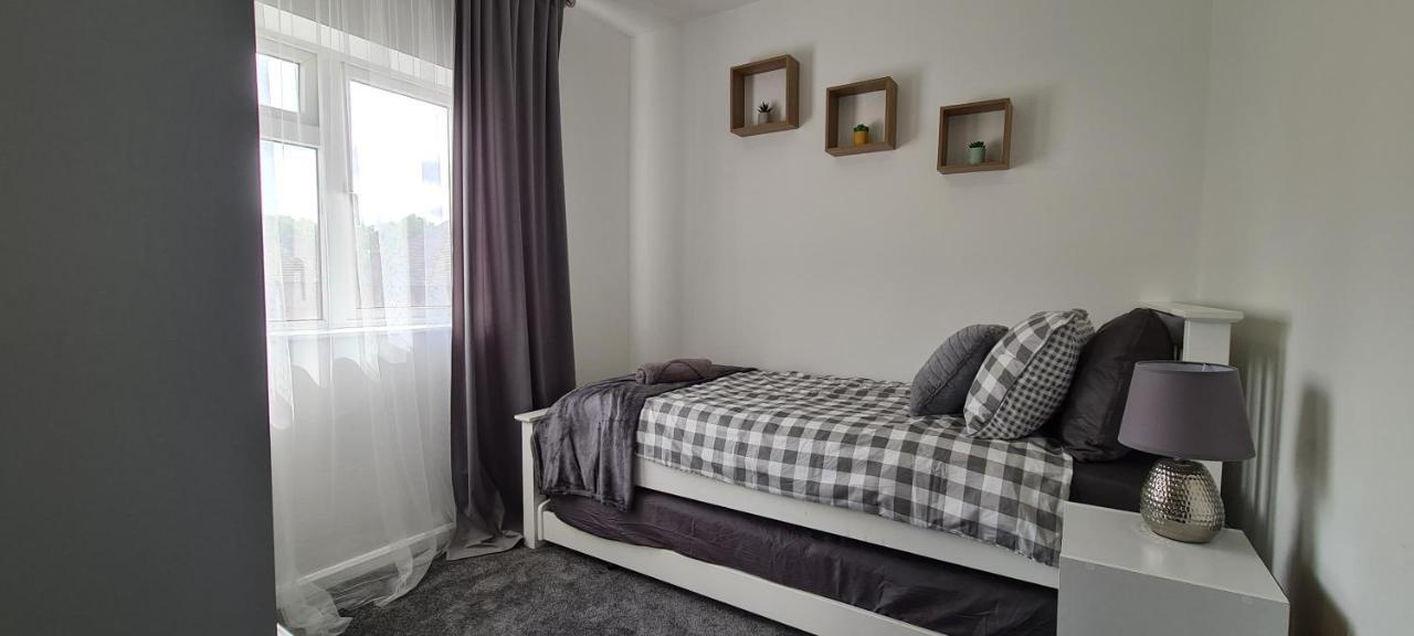 Apartment Cosy 3-bedroom House In Aspley Nottingham