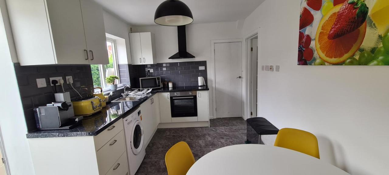 Apartment Cosy 3-bedroom House In Aspley