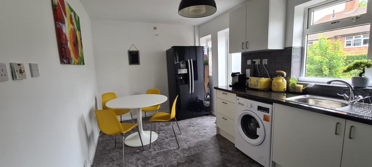 Cosy 3-bedroom House In Aspley Apartment
